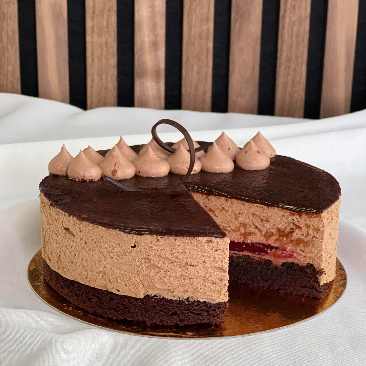 Chokladmoussetårta med hallonkompott-Cocodrip - Tårta &amp; Baktillbehör
